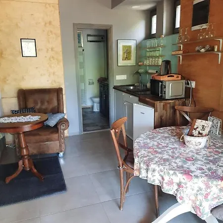 Patak Apartman, Diszel 터폴차
