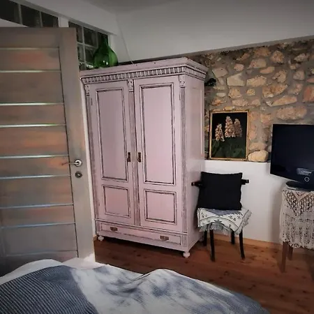 Patak Apartman, Diszel Διαμέρισμα *